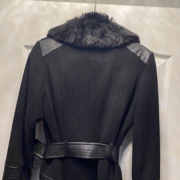 Via Spiga black coat with faux fur collar leather details size 10 - Picture 14 of 14